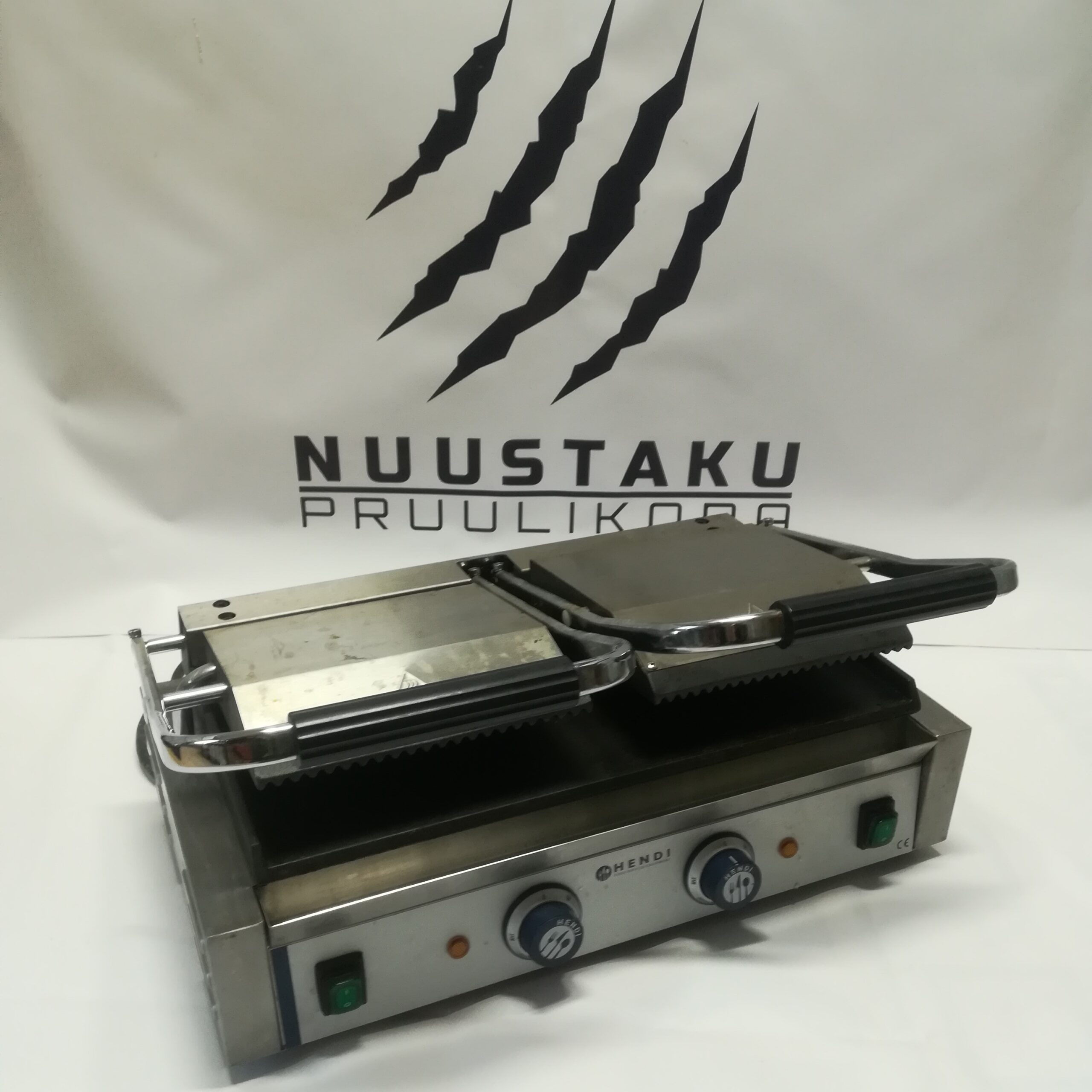 Kontaktgrill kahe plaadiga